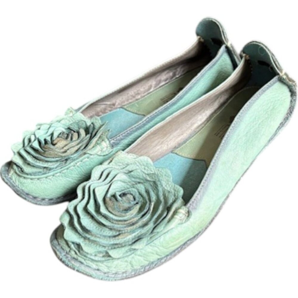 Women’s Mint Leather Floral Slip-On Flats - Picture 3 of 10
